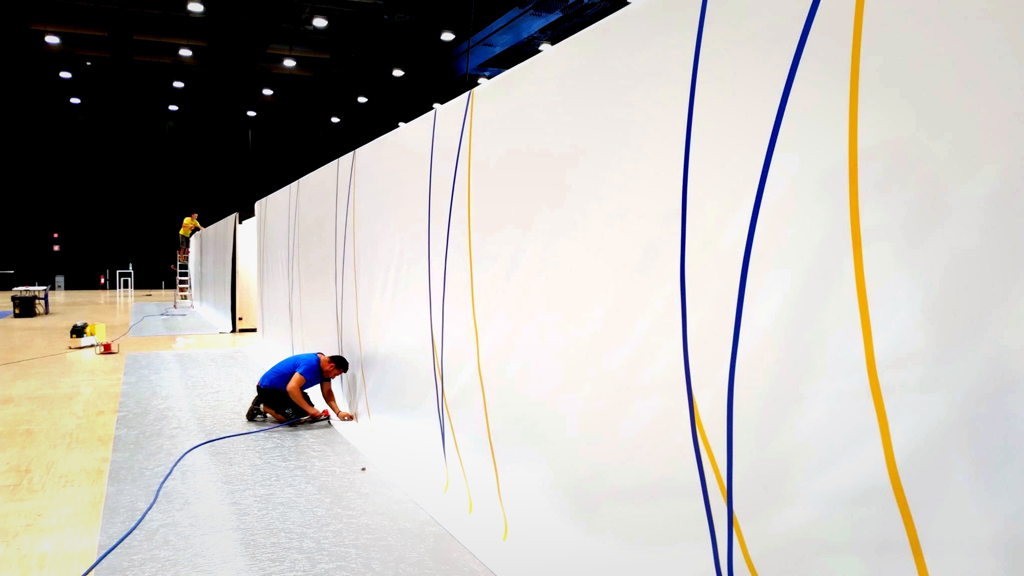 Allestimento in fase di montaggio