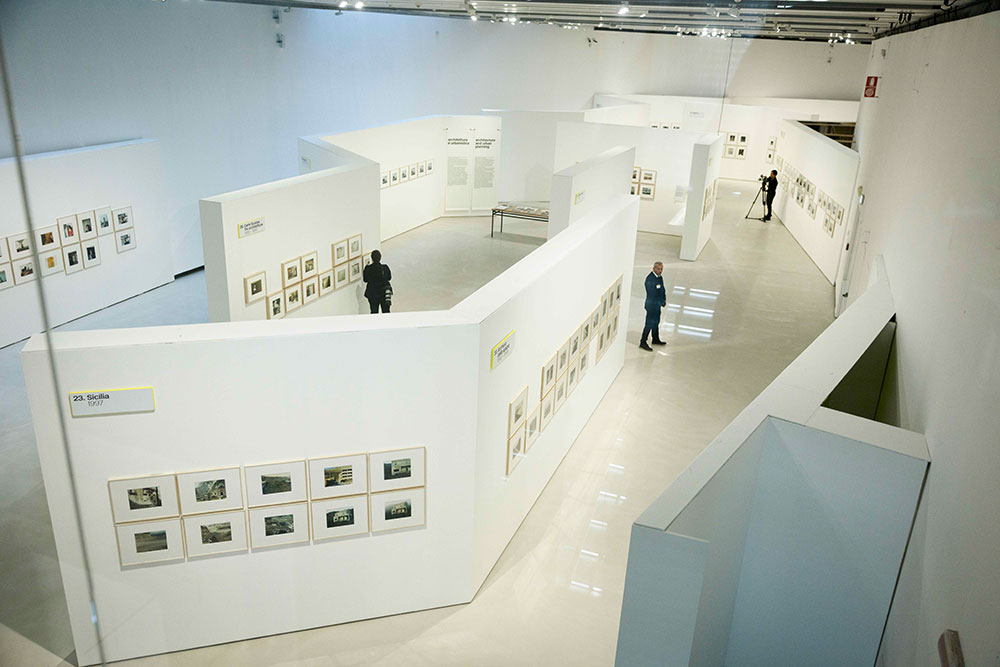 Spazio espositivo della mostra Guido Guidi Col Tempo al Museo MAXXI